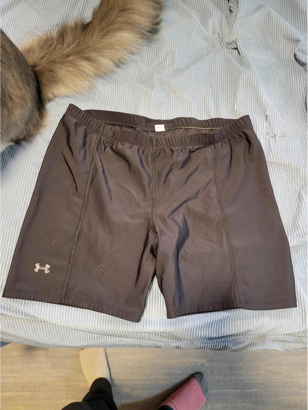 Under Armour Black Athletic Shorts Size M
